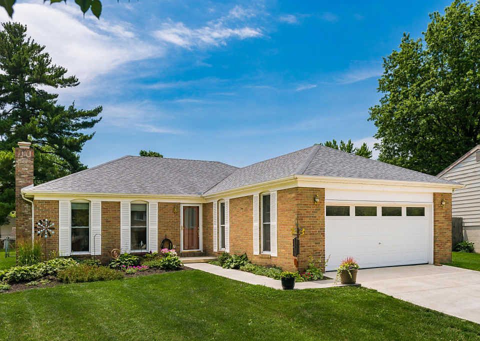 1st image of 527 Surrey Ln