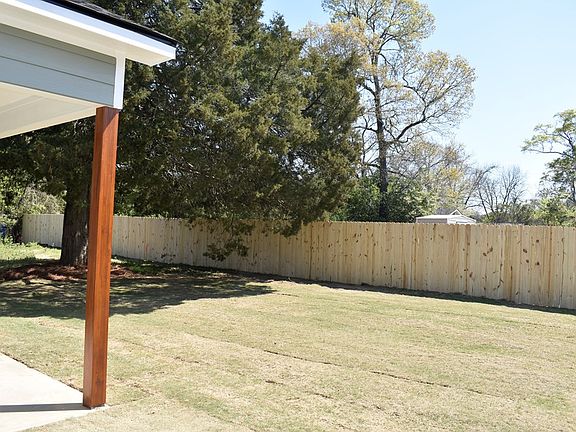 4th image of 3864 Hampton Ct