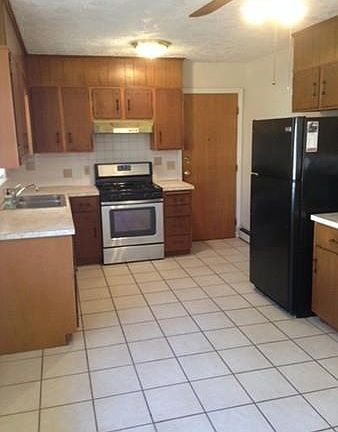 5th image of 21 Glenwood Dr