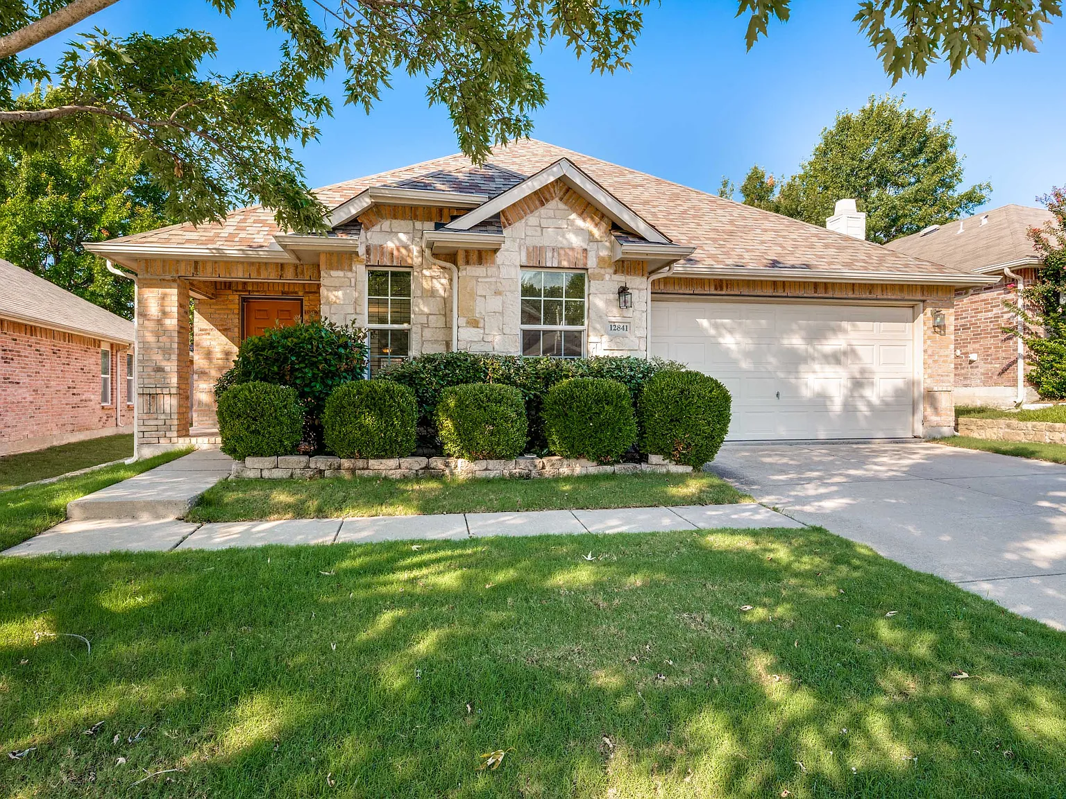 12841 Serenity Dr — Photo 2