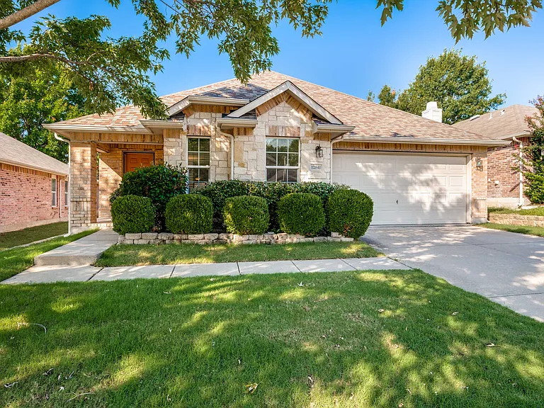 12841 Serenity Dr — Photo 2