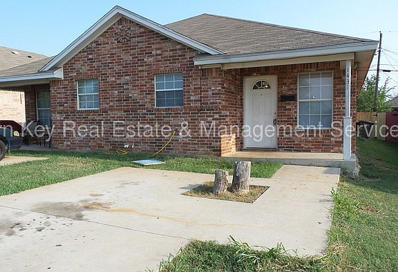 2nd image of 1431 E Robert St