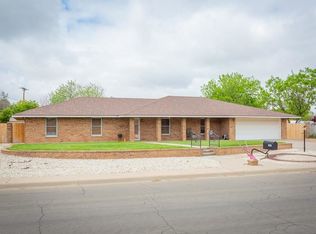 306 Three Cross Dr, Roswell, NM 88201