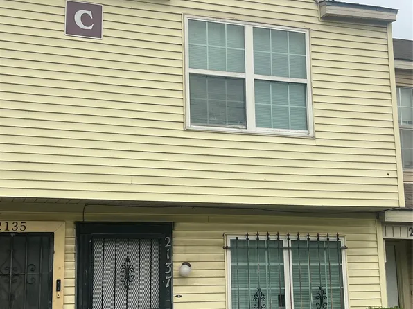 2137 Aspen St, Dallas, TX 75227