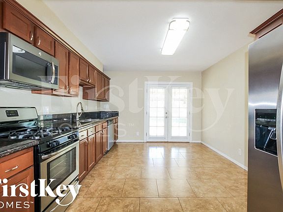 5th image of 2433 E Karen Dr