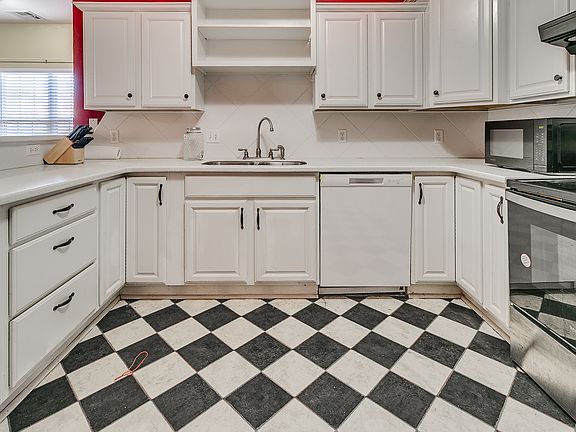 3rd image of 6005 SE 70th St