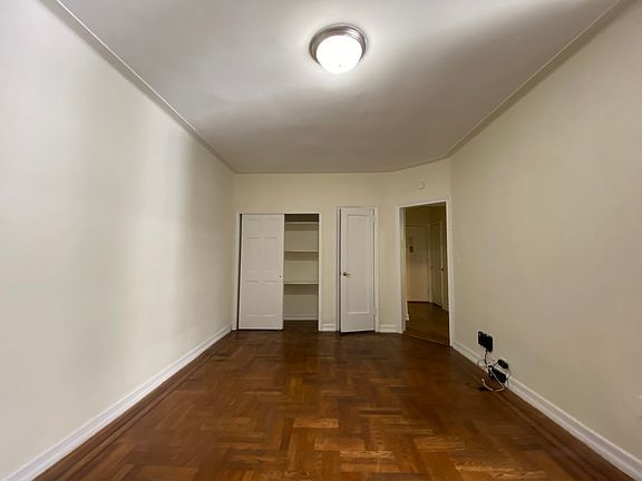4th image of 80-15 Grenfell St #23