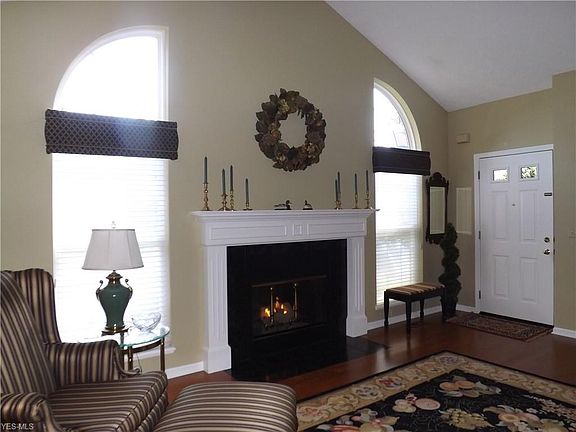 3rd image of 3217 Village Green Dr