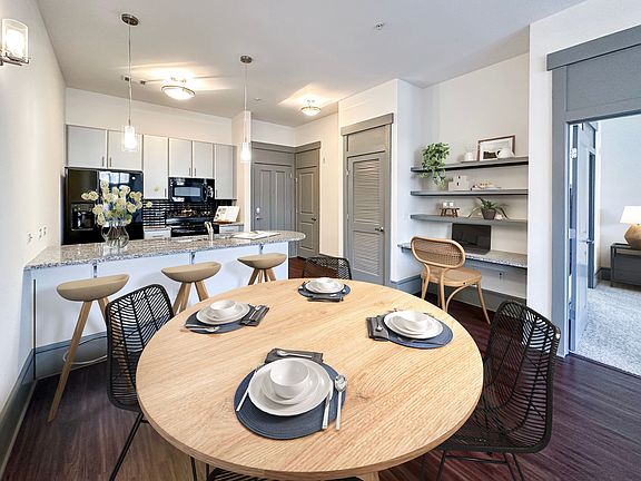 3rd image of 200 Perkins Dr #7-307