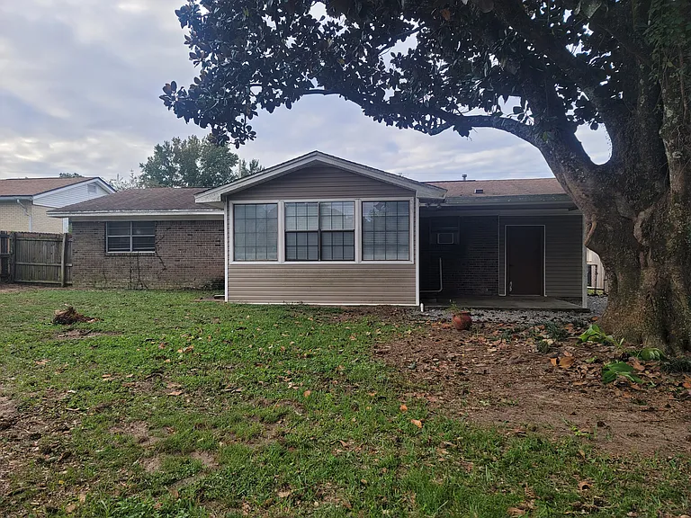 2038 Colony Rd — Photo 3