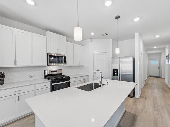4th image of 16221 Parish Pointe Ct