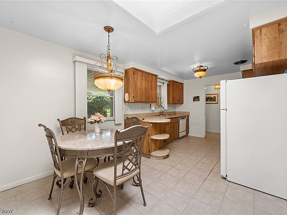 4th image of 1957 Caronia Dr