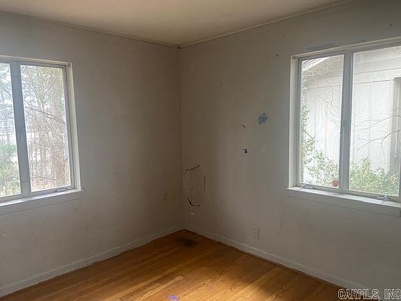 5th image of 14 Rosemont Dr