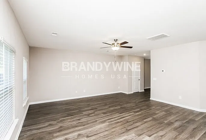 559 Glenmanor Dr — Photo 5