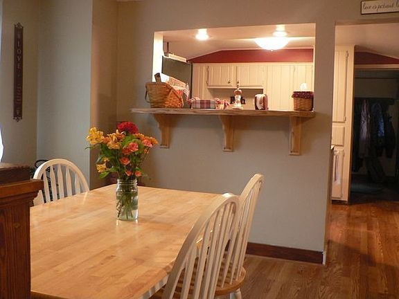 4th image of 126 Madison St