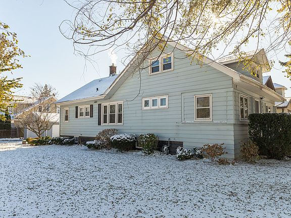 3rd image of 303 S Elmwood Ave