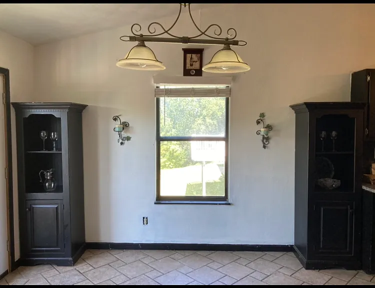 837 Whitney Cir — Photo 3