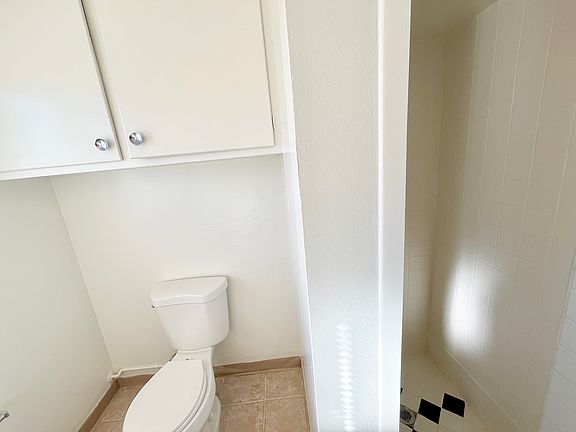4th image of 2295 N Junipero Ave APT 3