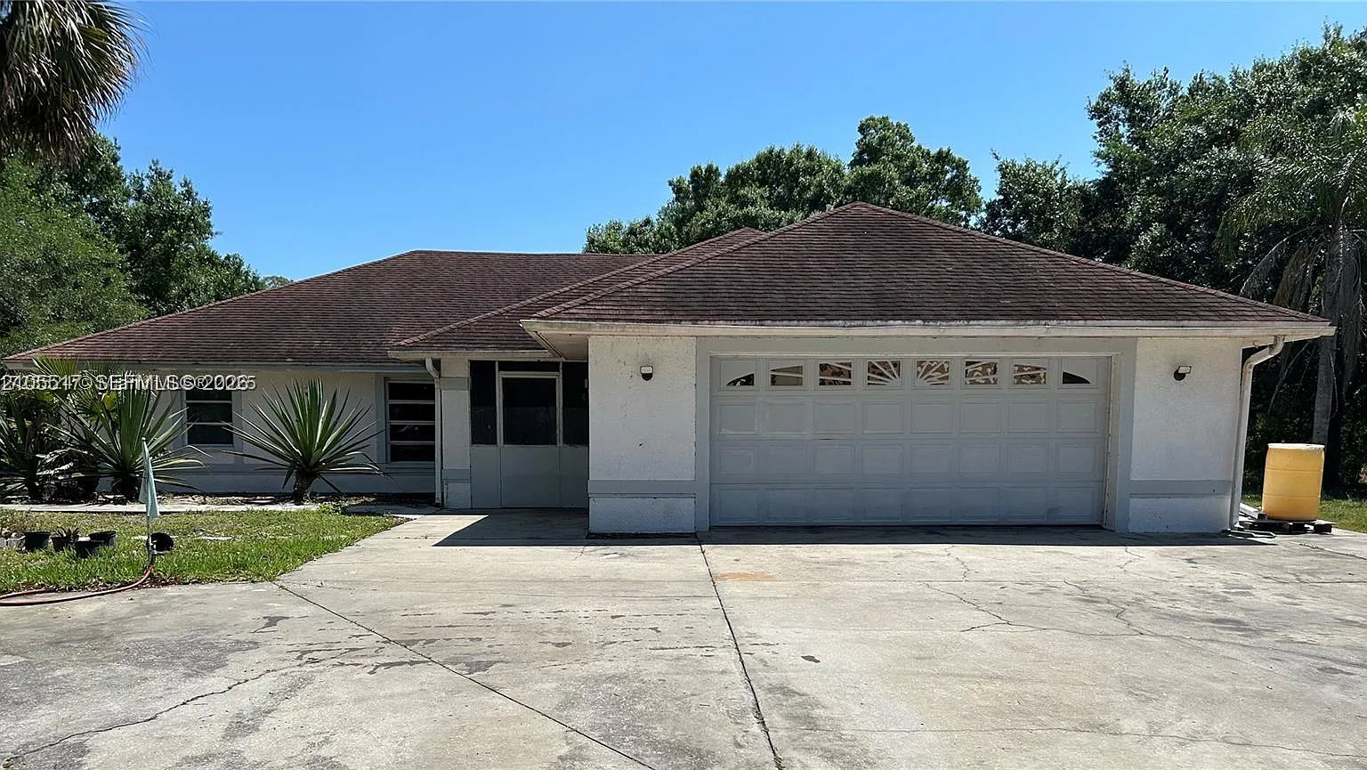 3 bed, 2.0 bath, 2283 sqft, $1,950 — Photo 3