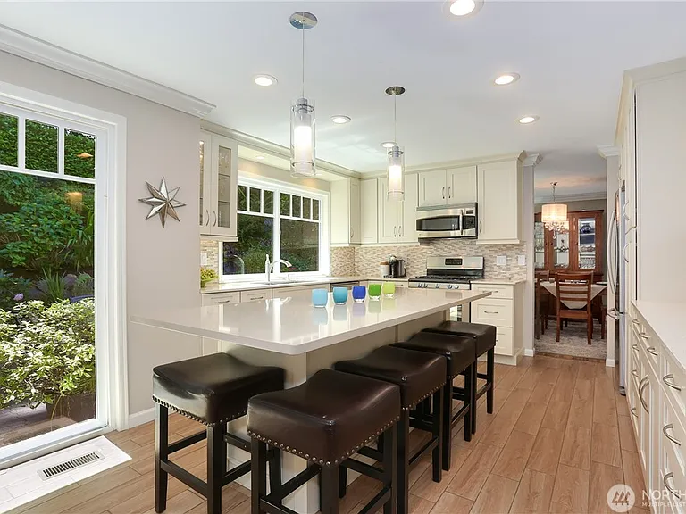 18829 SE 46th Way — Photo 4