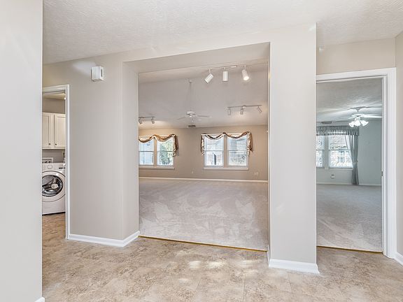 4th image of 9930 Chinquapin Ct