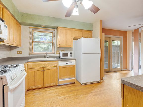 5th image of 540 Renee Dr
