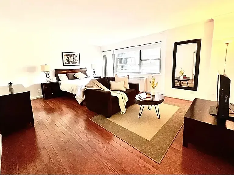 330 E 49th St #12A — Photo 2