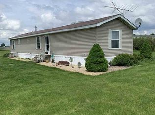 688 Old Sixteen Rd, Waterville, IA 52170