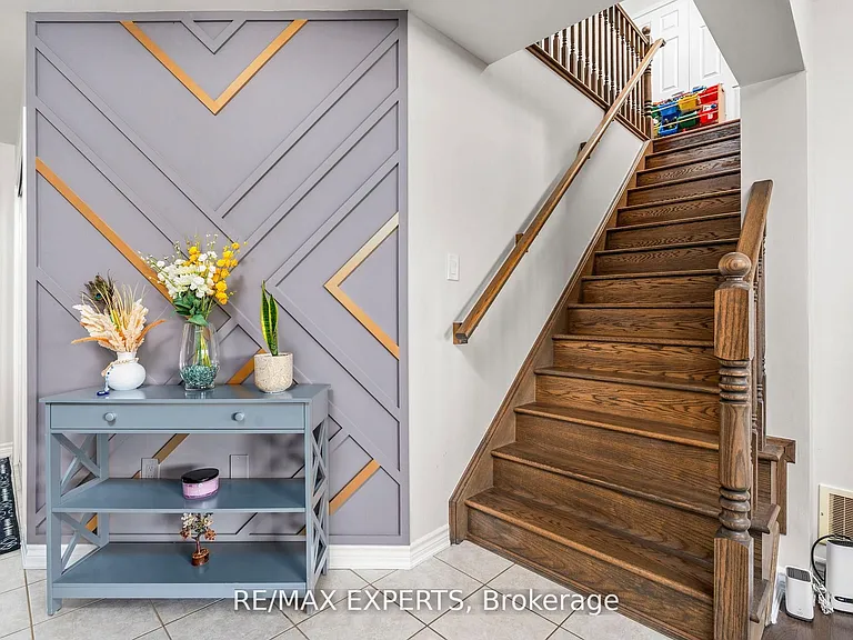 56 Donlamont Cir — Photo 8