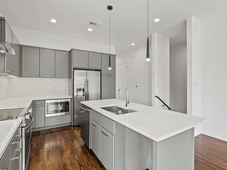 6250 Oram St #104 — Photo 4