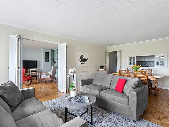 2nd image of 531 Main St APT 303