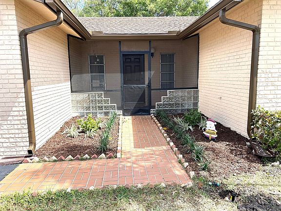 2nd image of 7100 NW 106th Ave