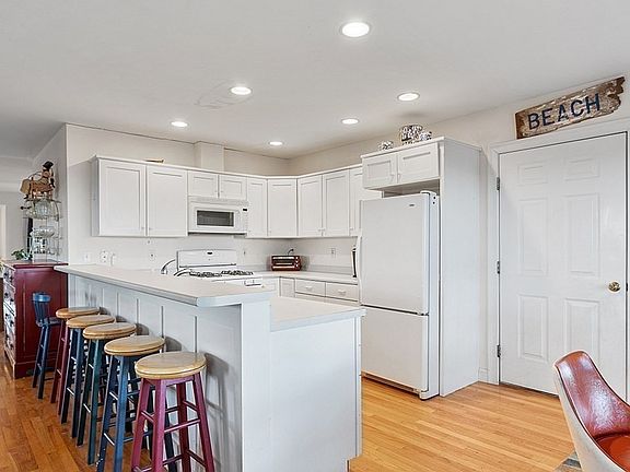 5th image of 533 N End Blvd #B