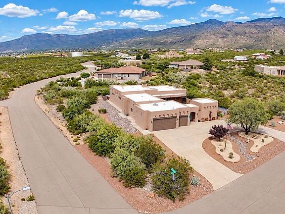 3rd image of 1721 Loma Verde