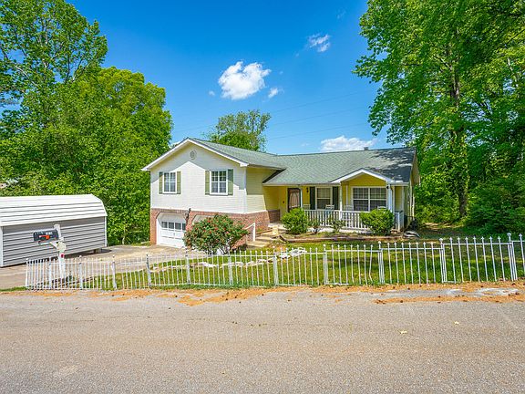 3rd image of 4721 Briarwood Cir