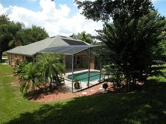3rd image of 915 Princeton Dr