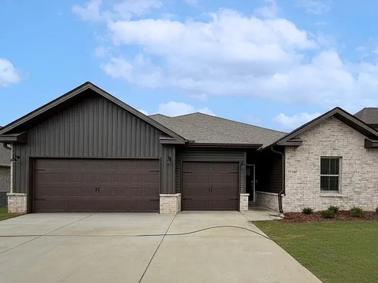 17969 Longleaf Dr — Photo 1
