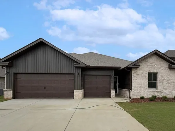 17969 Longleaf Dr, Athens, AL 35611