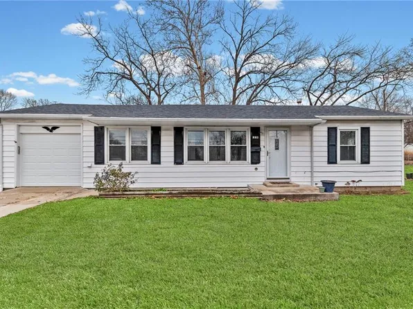 914 N Folger St, Carrollton, MO 64633