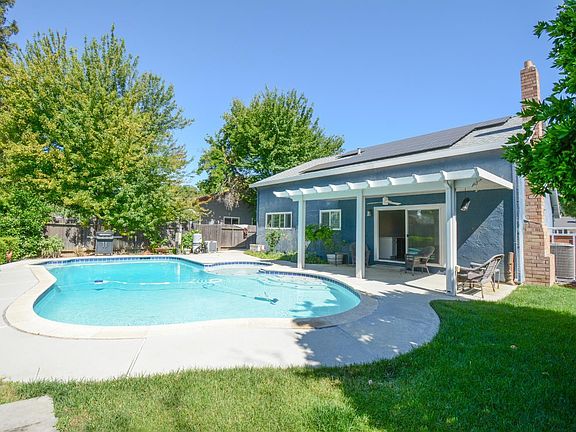 2nd image of 1145 Woodvale Dr