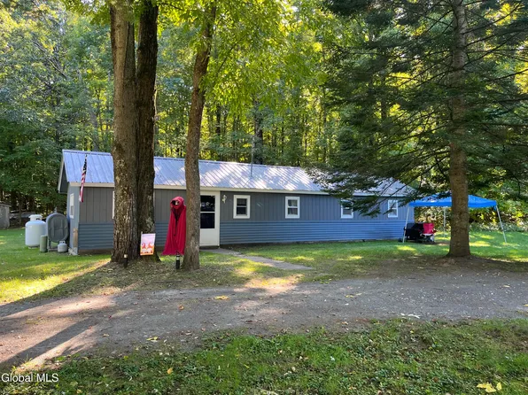 326 Middle Road, Crown Point, NY 12928