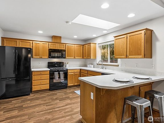 3rd image of 21801 110th Street Ct E
