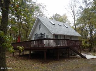 102 Cliff Dr, Lords Valley, PA 18428