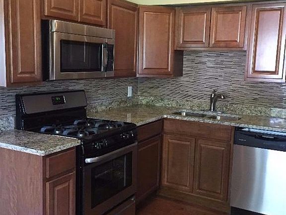 4th image of 4324 Terrace Dr