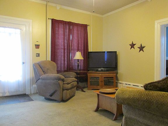 3rd image of 338 College Ave