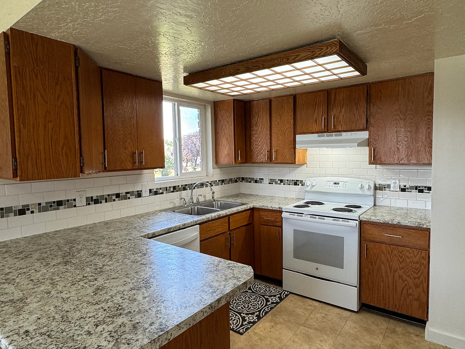 2 bed, 980 sqft, $1,250 — Photo 2