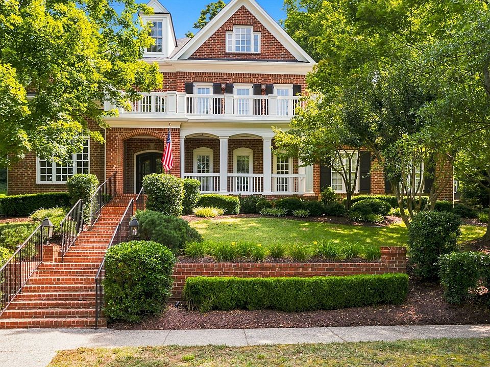 1st image of 226 Chatfield Way