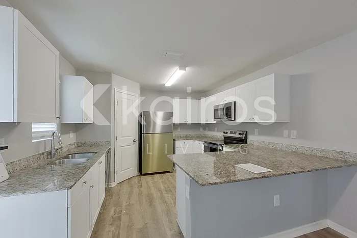 2227 NW 11th Ct — Photo 8