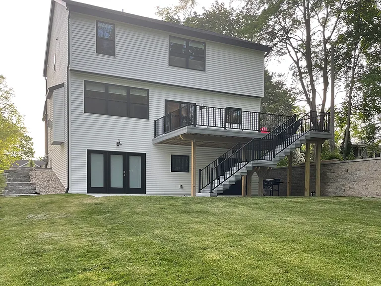 108 School St — Photo 2