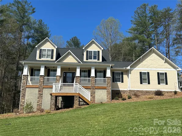 321 Winding Creek Dr, Morganton, NC 28655